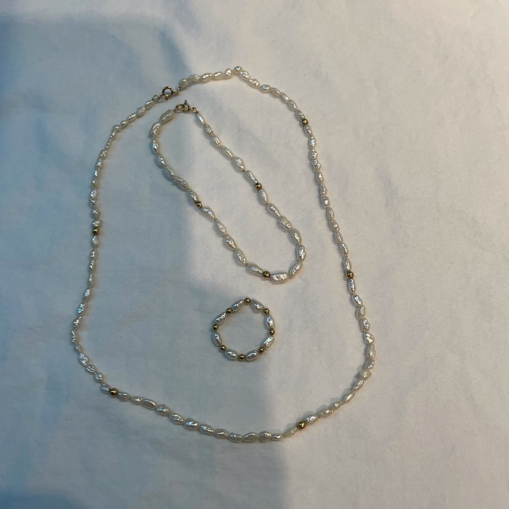 Freshwater Pearl necklace, earrings and ring